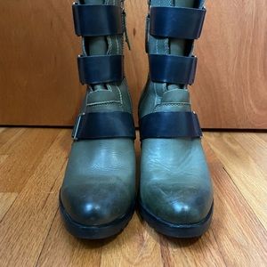 Women’s Sorel Boots Green Black Size 9
